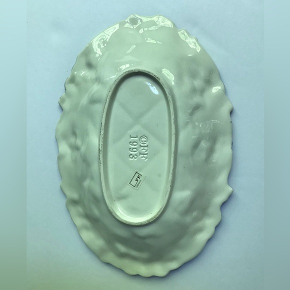 Fitz and Floyd Grape and Leaf Oval 10 inch Ceramic Serving Dish - Picture 2 of 5